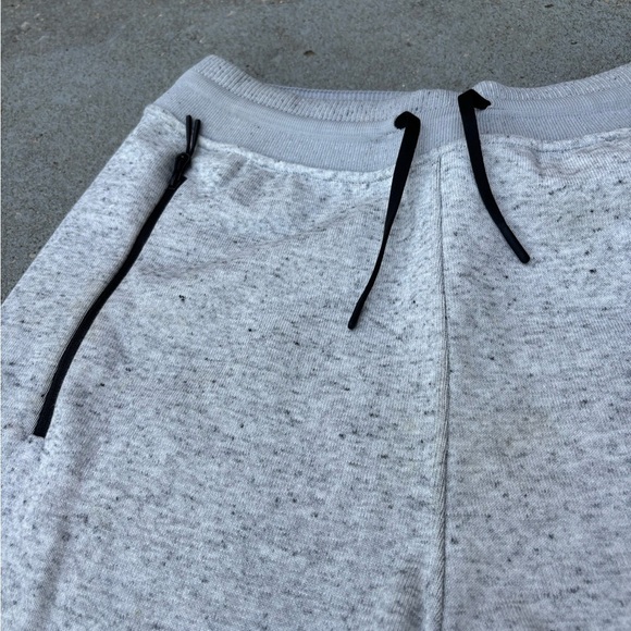 Gymshark Light Gray Sweatpants - Picture 4 of 6